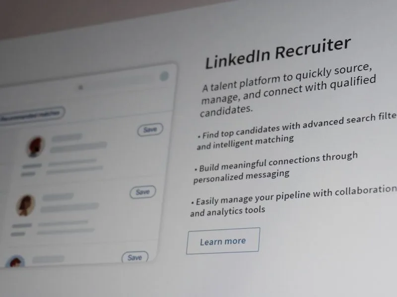 PlusOne outreach automation dashboard showing LinkedIn and email sequences